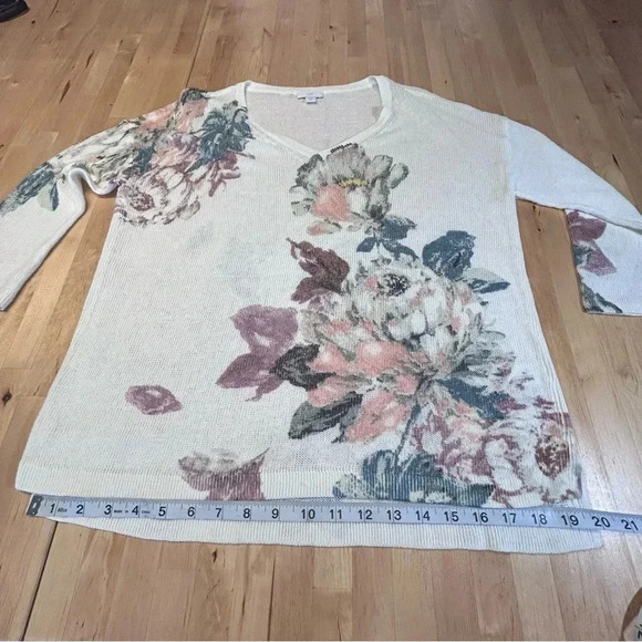J.Jill White Sweater with Floral Pattern on Front and Back Size SP - Picture 8 of 10